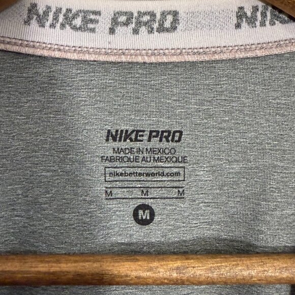 Nike Pro T-Shirt - Picture 2 of 3